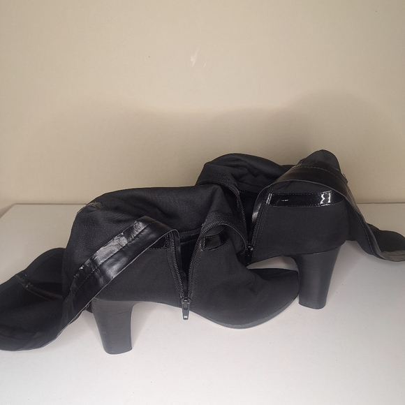 Lauren Ralph Lauren Heeled Knee Sock Style Boot Side Zip Size 9B - Picture 7 of 9